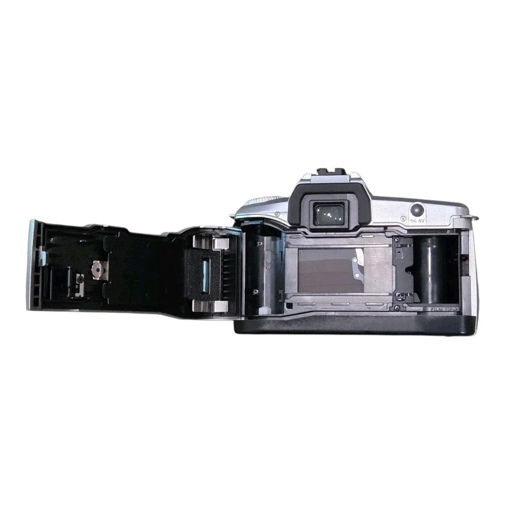 NIB Minolta Maxxum 50 35MM SLR Film Camera with  AF Zoom 28-80mm Vintage